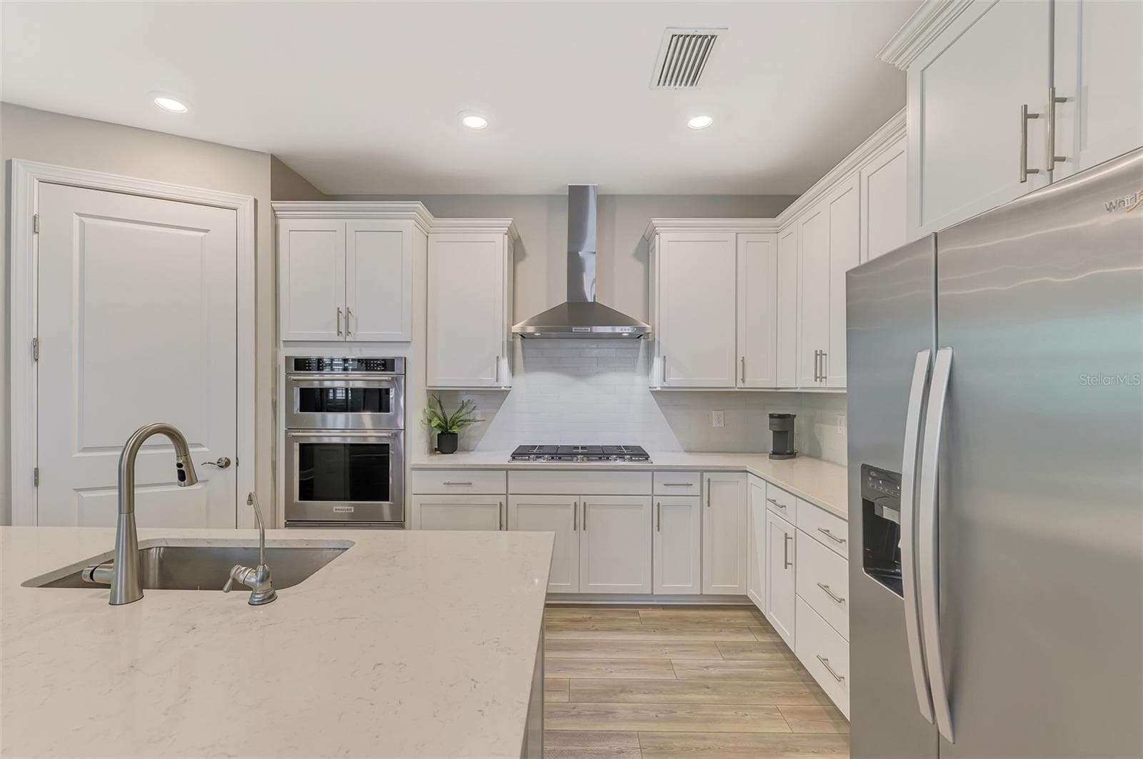 Single Family Residence at 10088 CORAL SHORE DR, ENGLEWOOD, photo 24 of 100