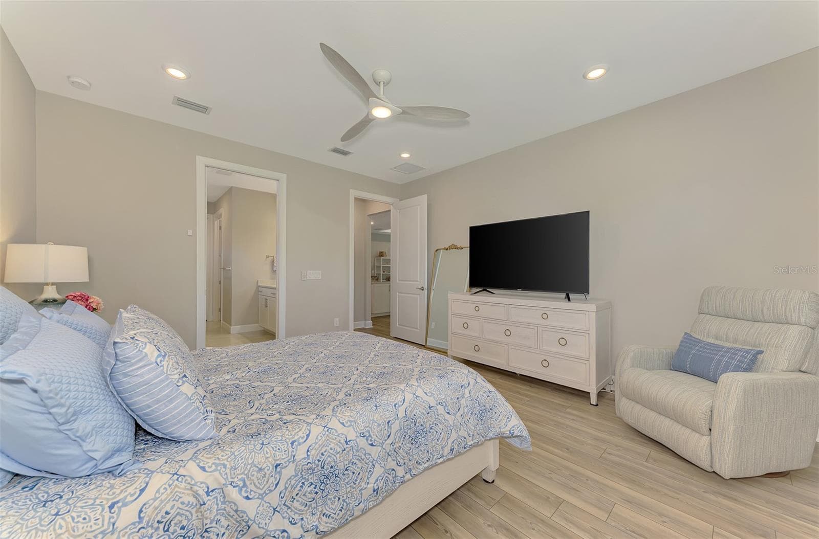 Single Family Residence at 10088 CORAL SHORE DR, ENGLEWOOD, photo 34 of 100