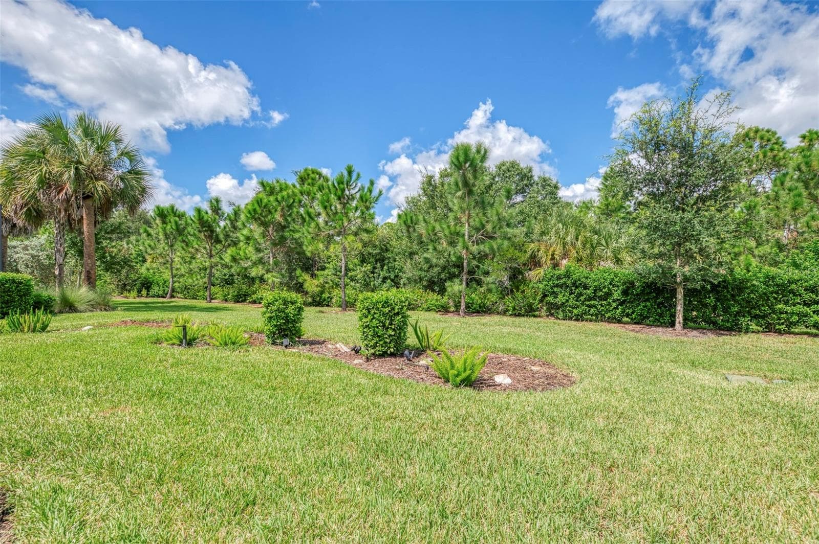 Single Family Residence at 10088 CORAL SHORE DR, ENGLEWOOD, photo 54 of 100