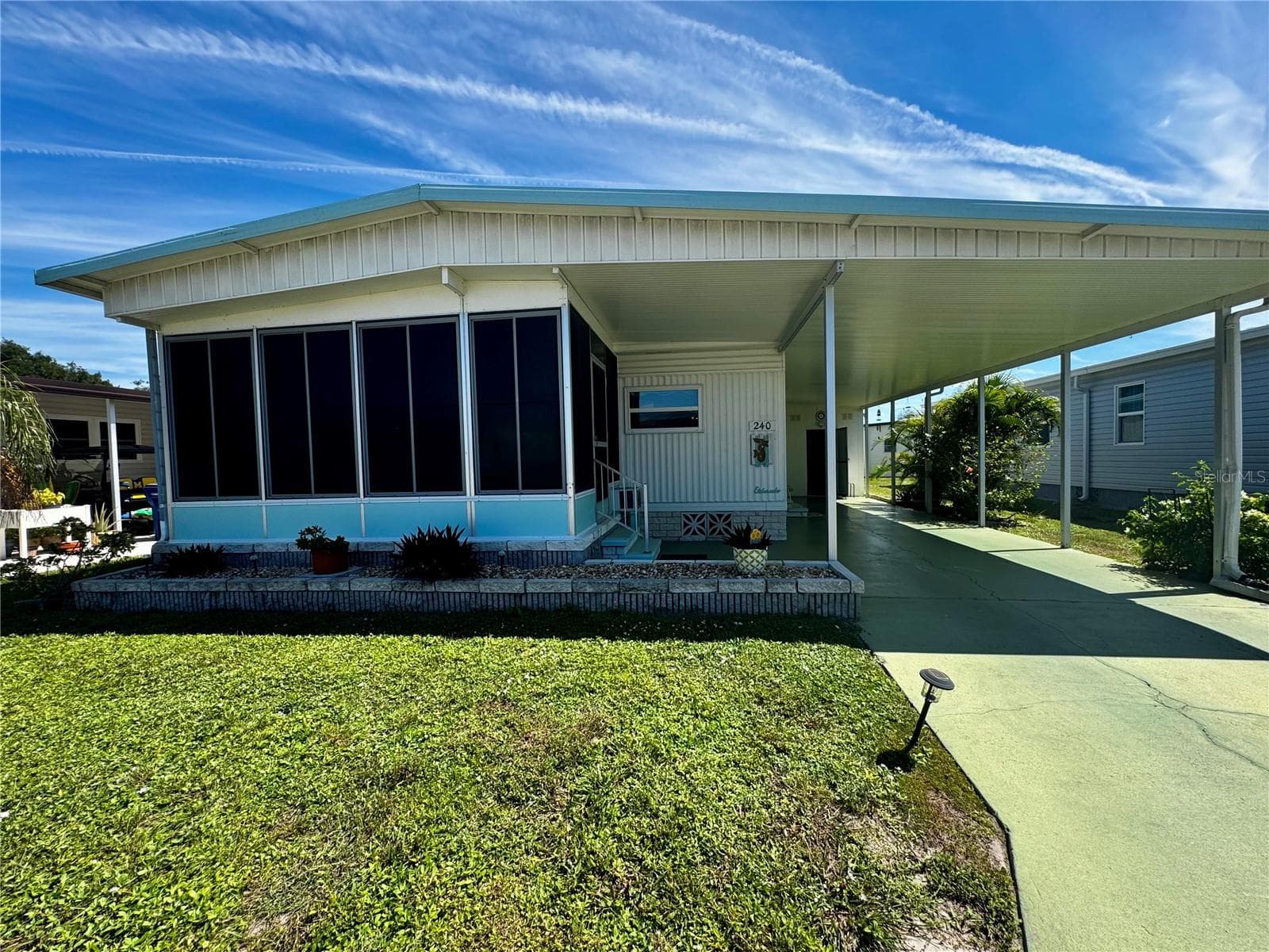 Manufactured Home at 5619 BAYSHORE RD #240, PALMETTO, photo 2 of 34