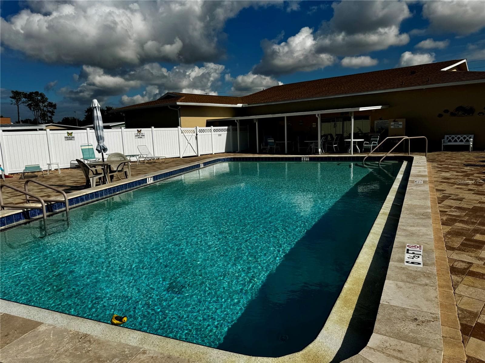 Manufactured Home at 5619 BAYSHORE RD #240, PALMETTO, photo 3 of 34