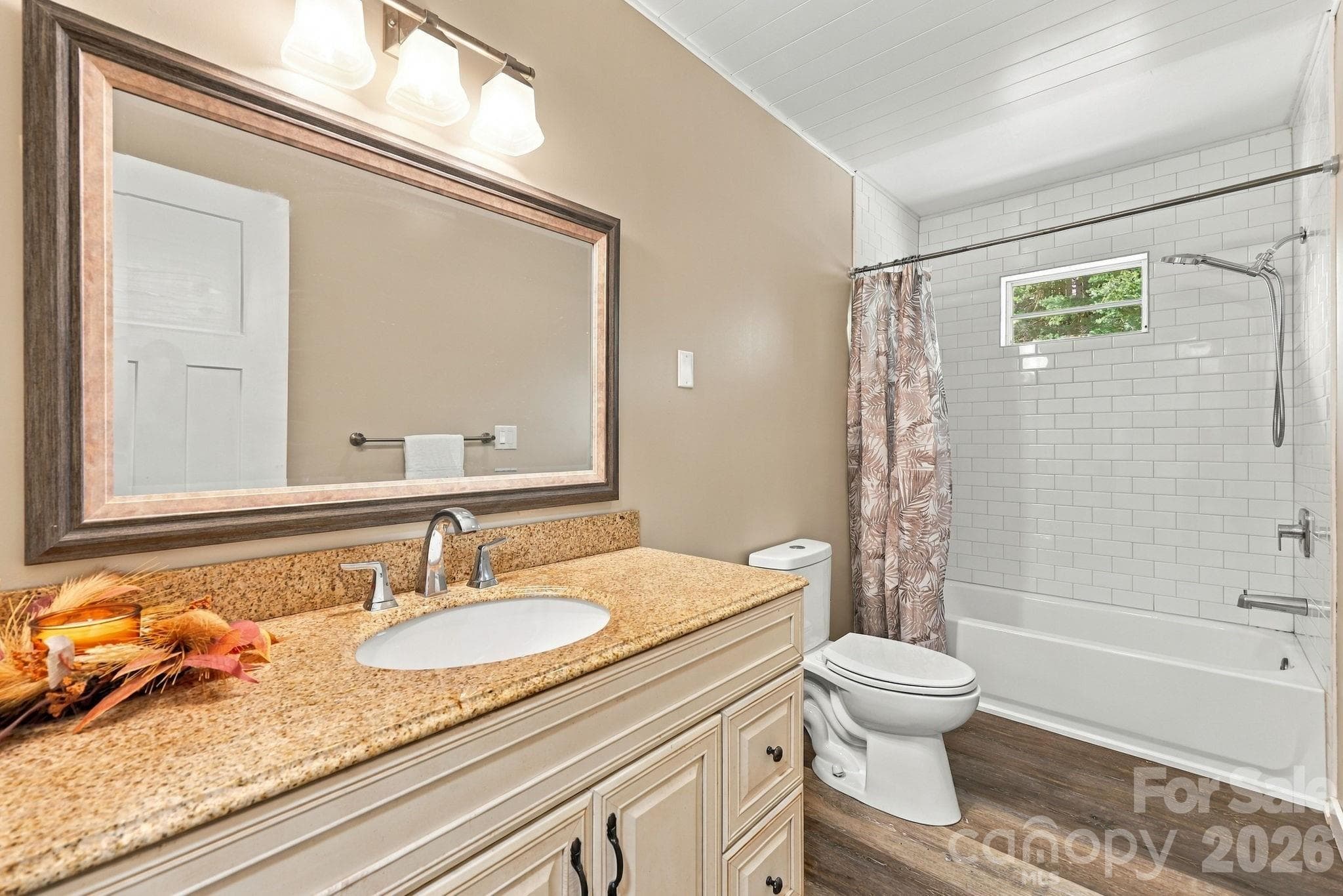 Single Family Residence at 204 Oakdale Road, Waynesville, photo 12 of 21