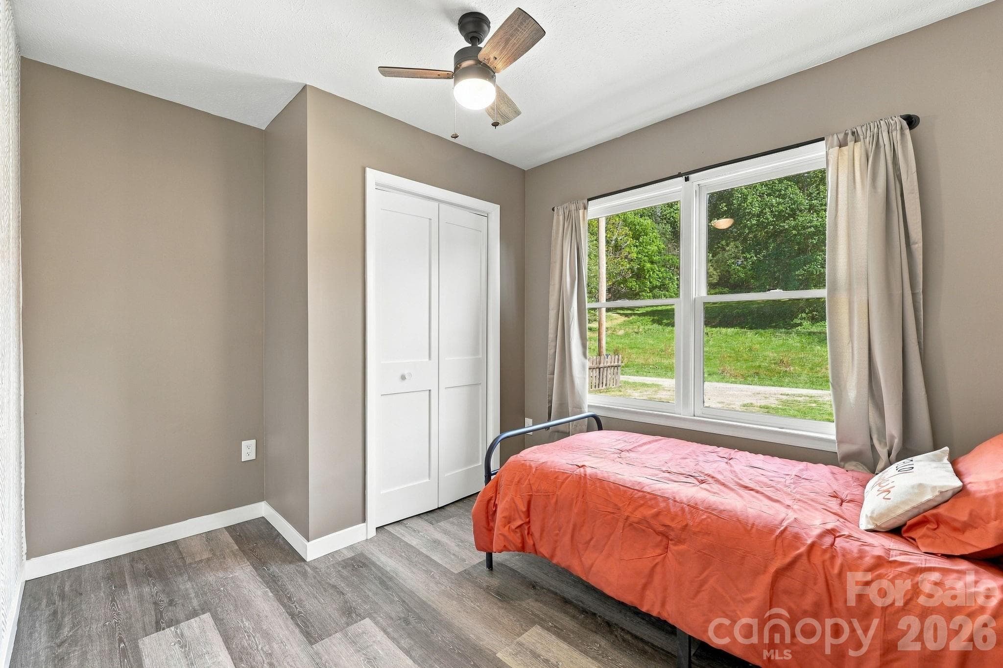 Single Family Residence at 204 Oakdale Road, Waynesville, photo 14 of 21