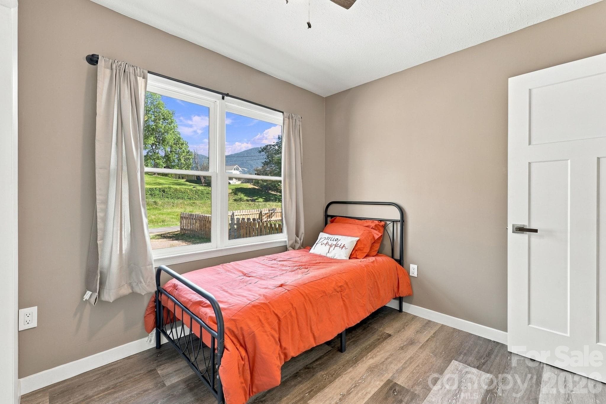 Single Family Residence at 204 Oakdale Road, Waynesville, photo 15 of 21