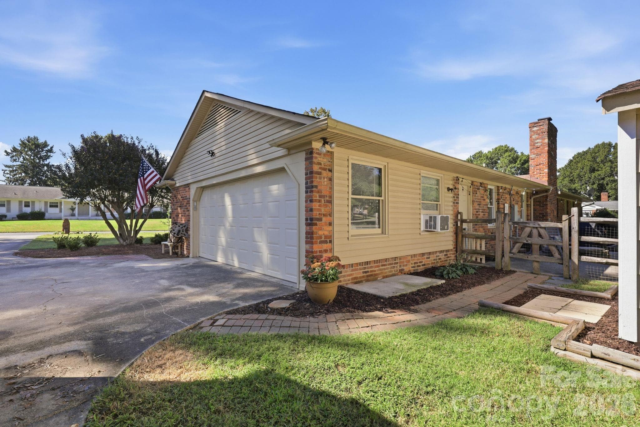 Single Family Residence at 8317 Fallsdale Drive, Charlotte, photo 29 of 30