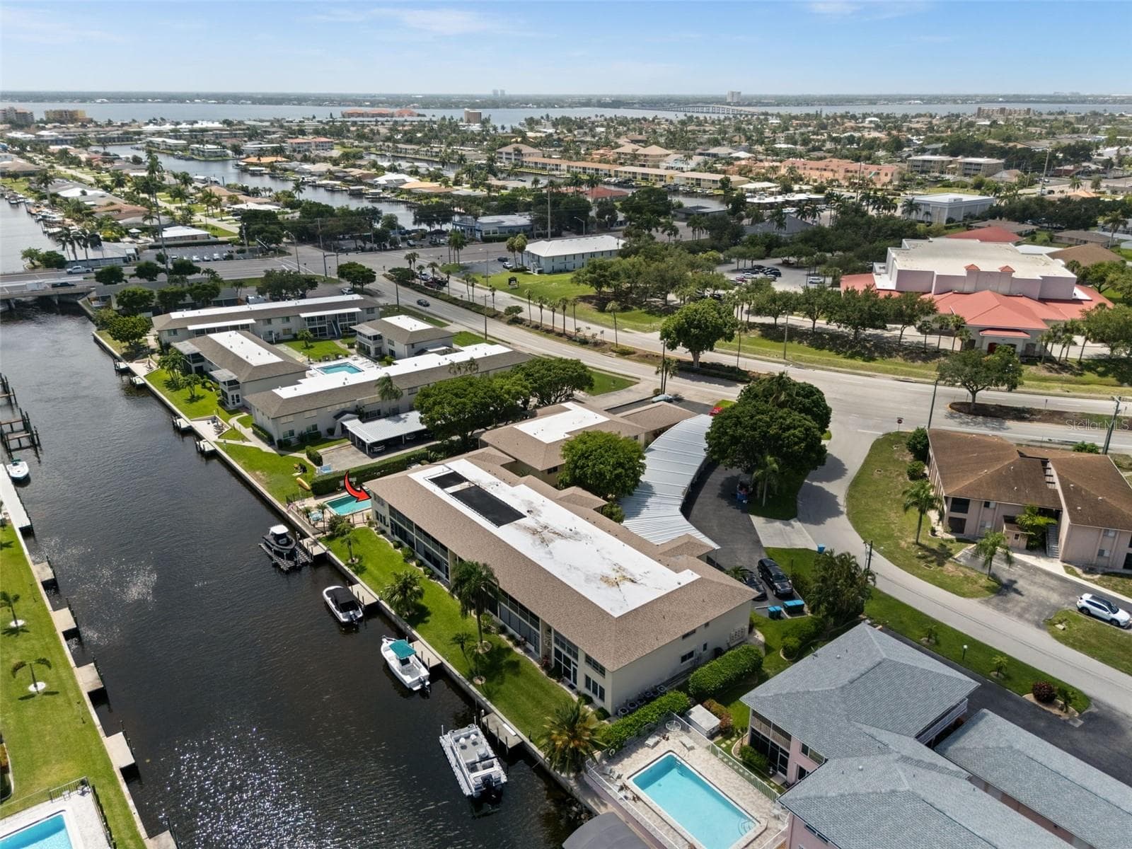 Just minutes to the river by boat!! - 1345 SE 40TH TER #2E, CAPE CORAL