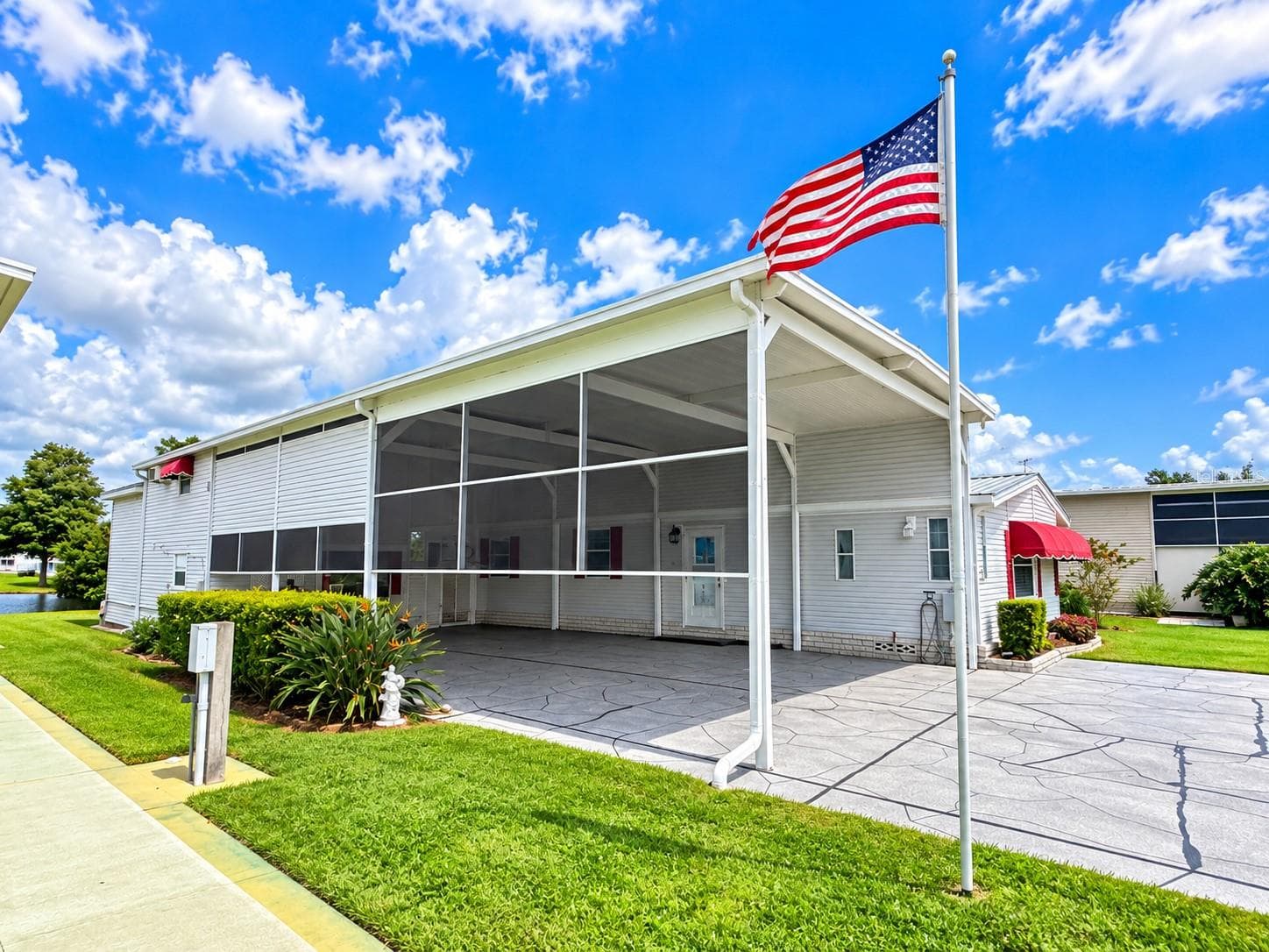 Manufactured Home at 5214 ISLAND VIEW CIR N, POLK CITY, photo 4 of 48