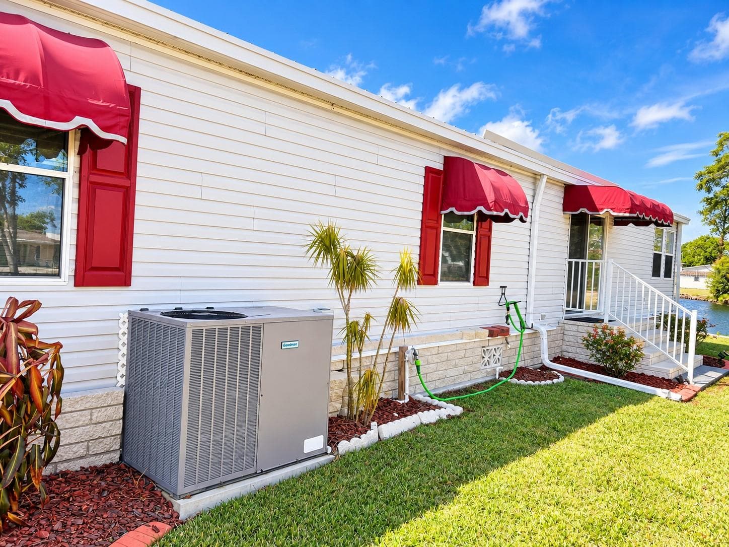 Manufactured Home at 5214 ISLAND VIEW CIR N, POLK CITY, photo 9 of 48
