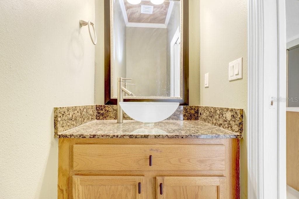 1/2 Bath - 12635 KINGS CROSSING DR, GIBSONTON