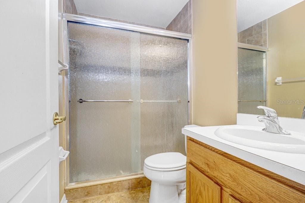 Guest Bath - 12635 KINGS CROSSING DR, GIBSONTON