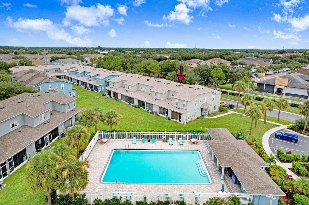 Community Pool - 12635 KINGS CROSSING DR, GIBSONTON