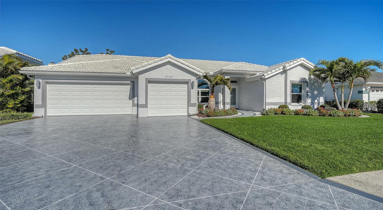 Single Family Residence at 6948 STETSON STREET CIR, SARASOTA, photo 2 of 53