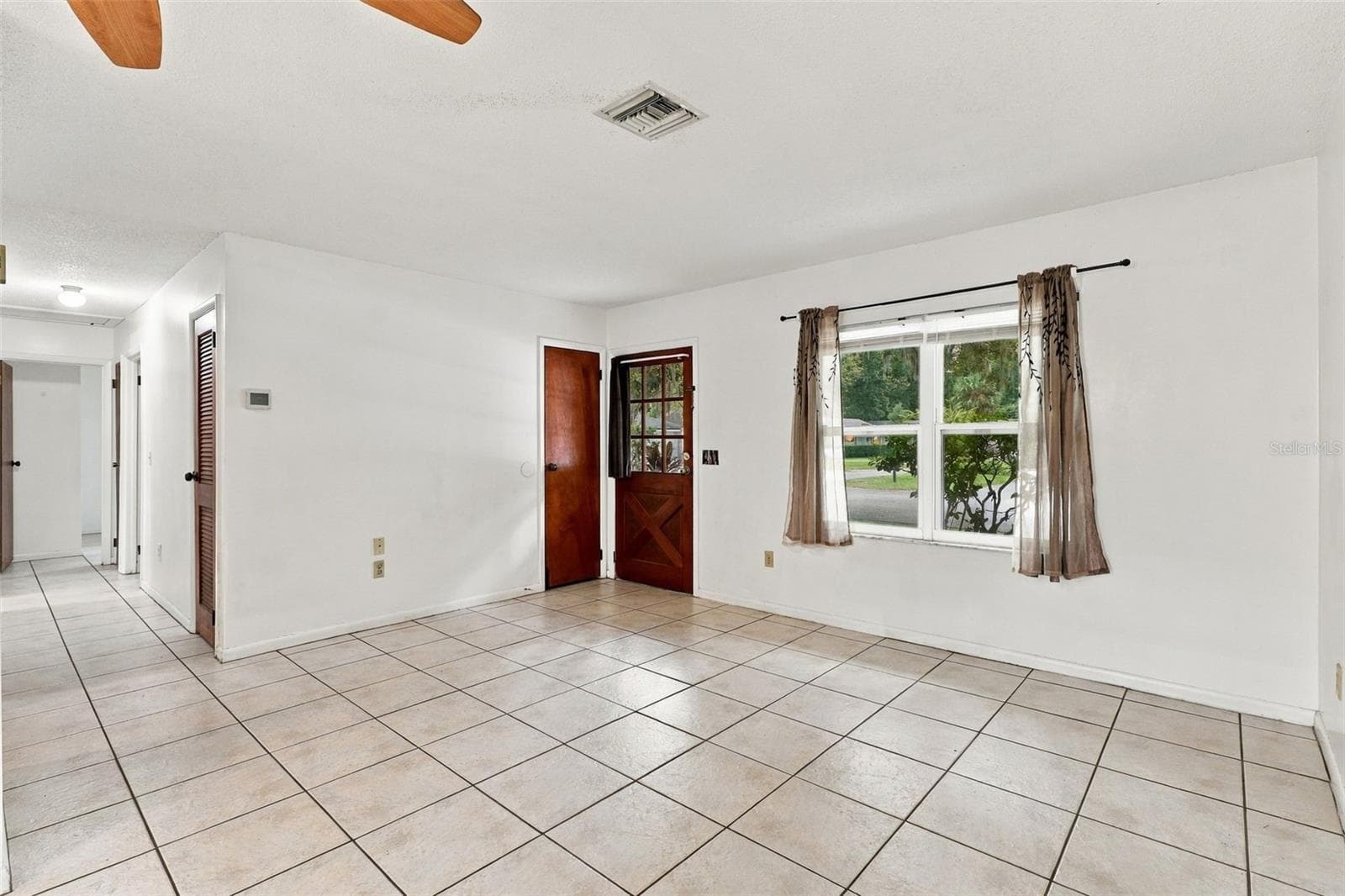 Living room - 711 THISTLE PL, WINTER SPRINGS
