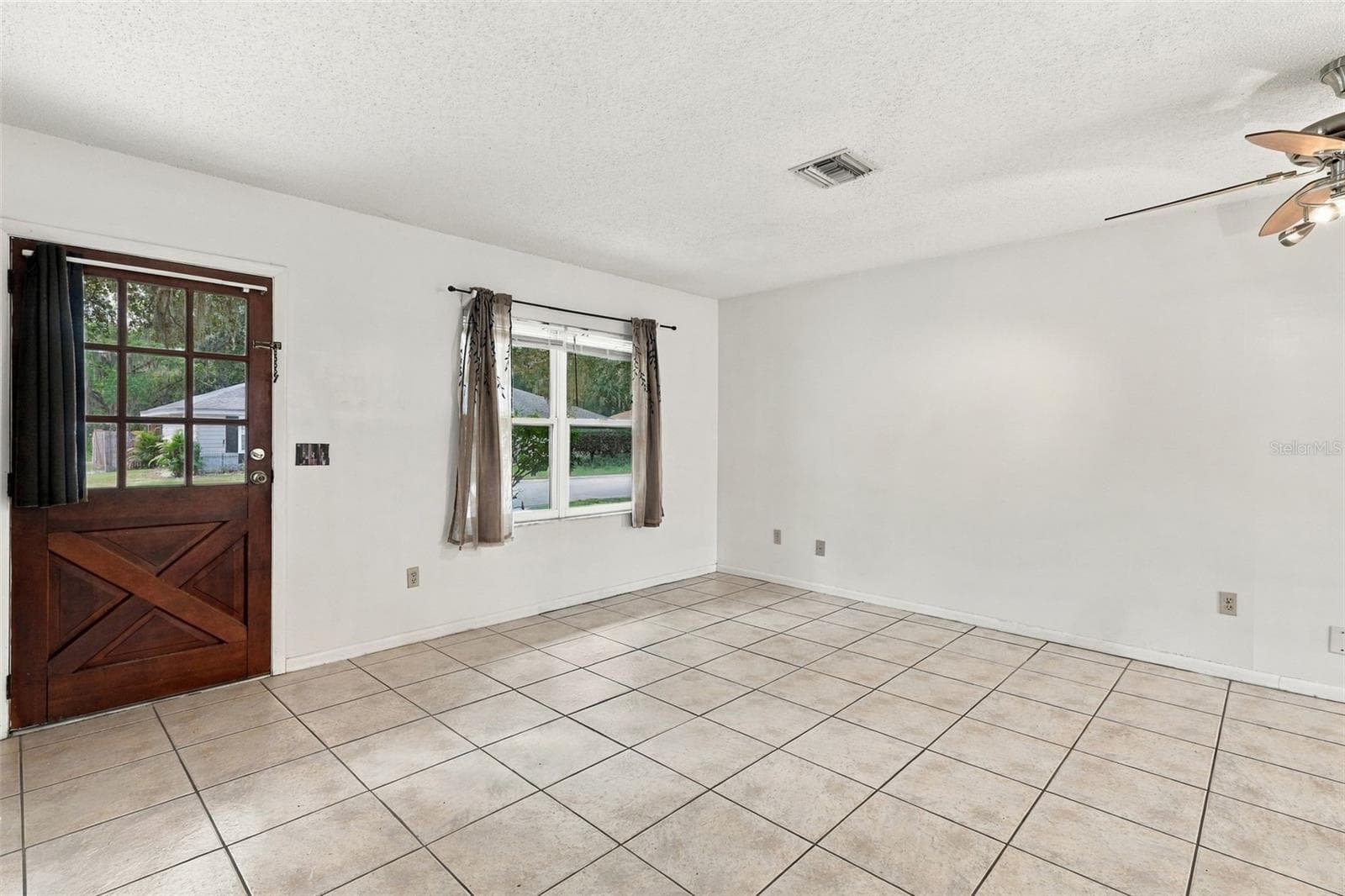 Living room - 711 THISTLE PL, WINTER SPRINGS