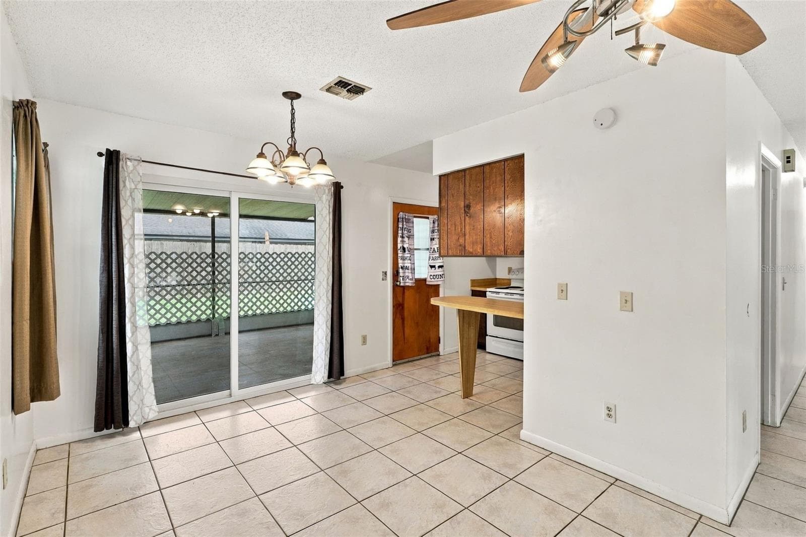 Single Family Residence at 711 THISTLE PL, WINTER SPRINGS, photo 11 of 59