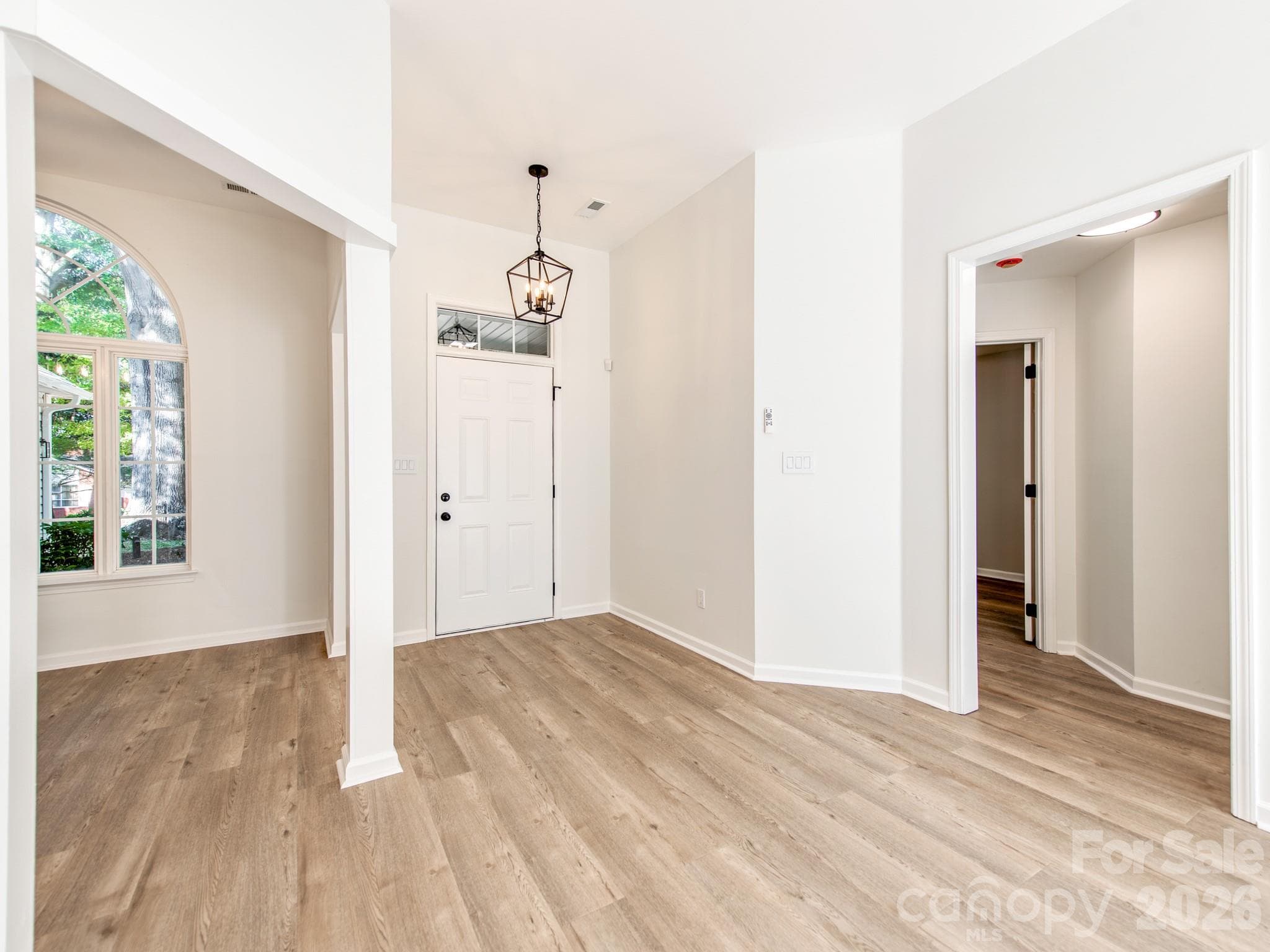 Single Family Residence at 810 Greenhill Drive, Charlotte, photo 20 of 33