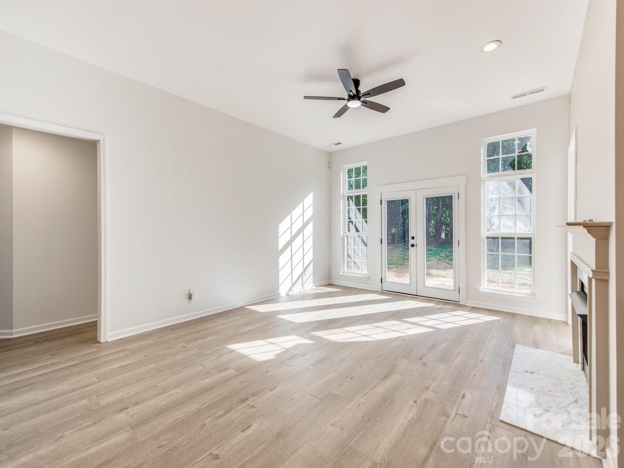 Single Family Residence at 810 Greenhill Drive, Charlotte, photo 21 of 33