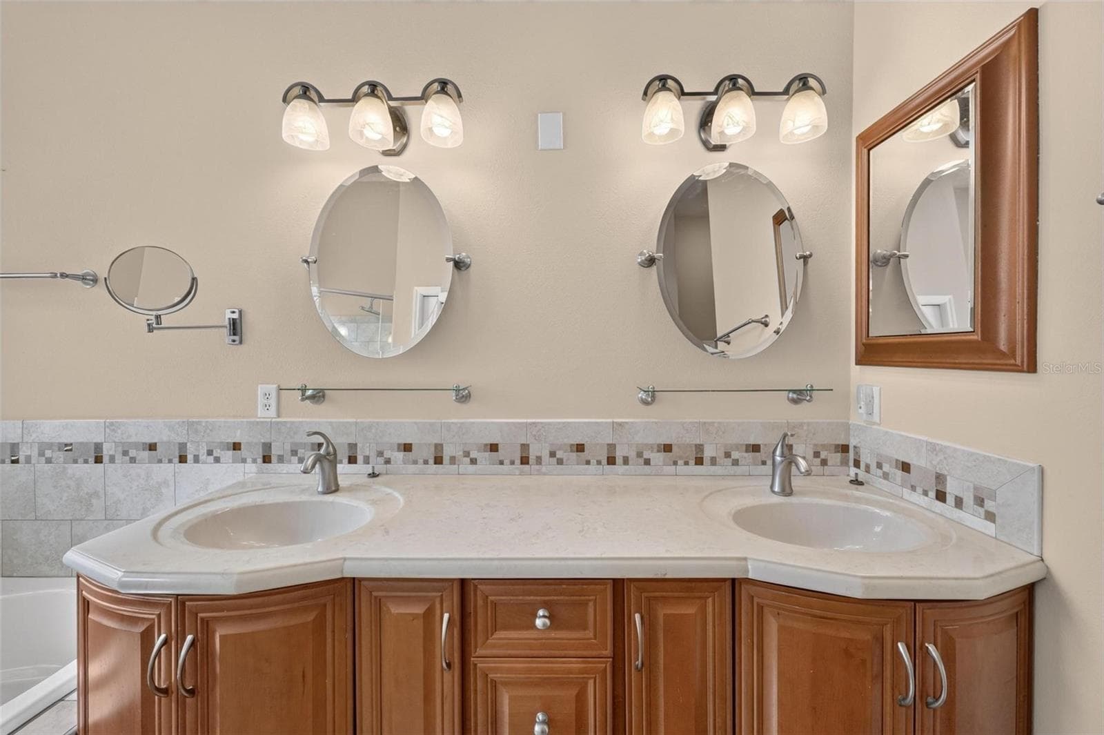 Primary Bath - 5206 HAWFORD CIR, BELLE ISLE