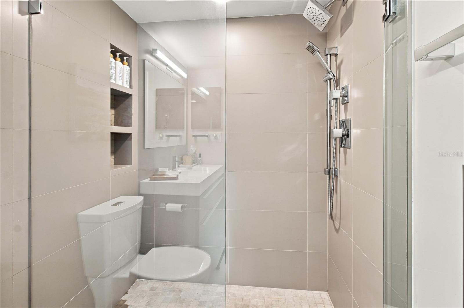 Second Bathroom - 1111 N GULFSTREAM AVE #3D, SARASOTA