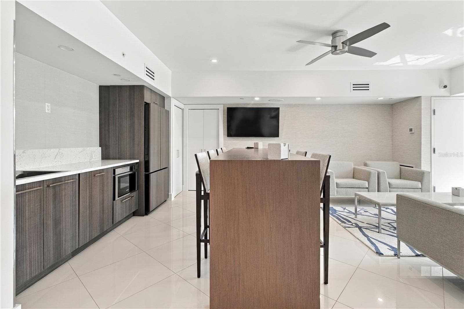 Club Room - 1111 N GULFSTREAM AVE #3D, SARASOTA