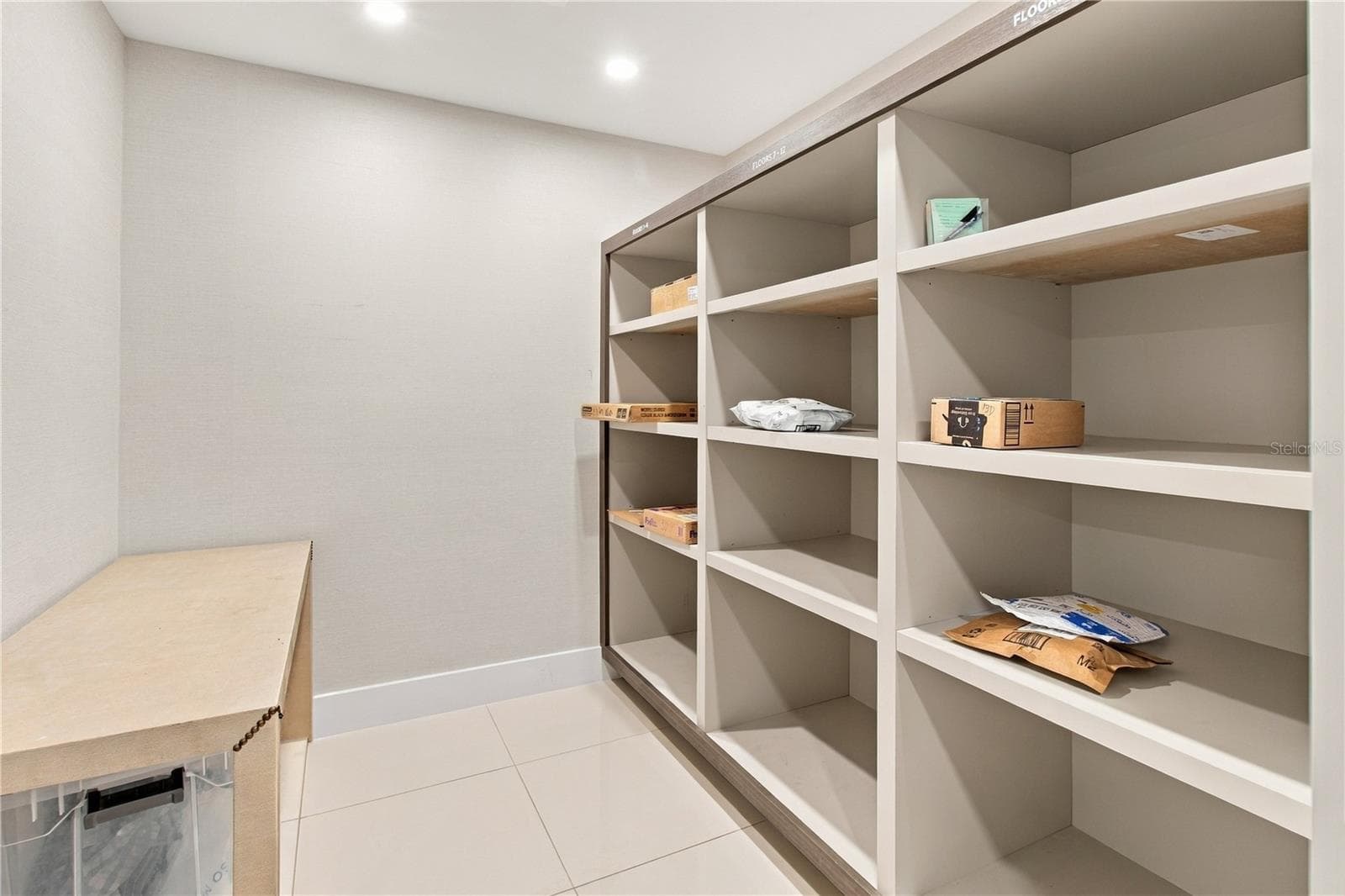 Package Room - 1111 N GULFSTREAM AVE #3D, SARASOTA