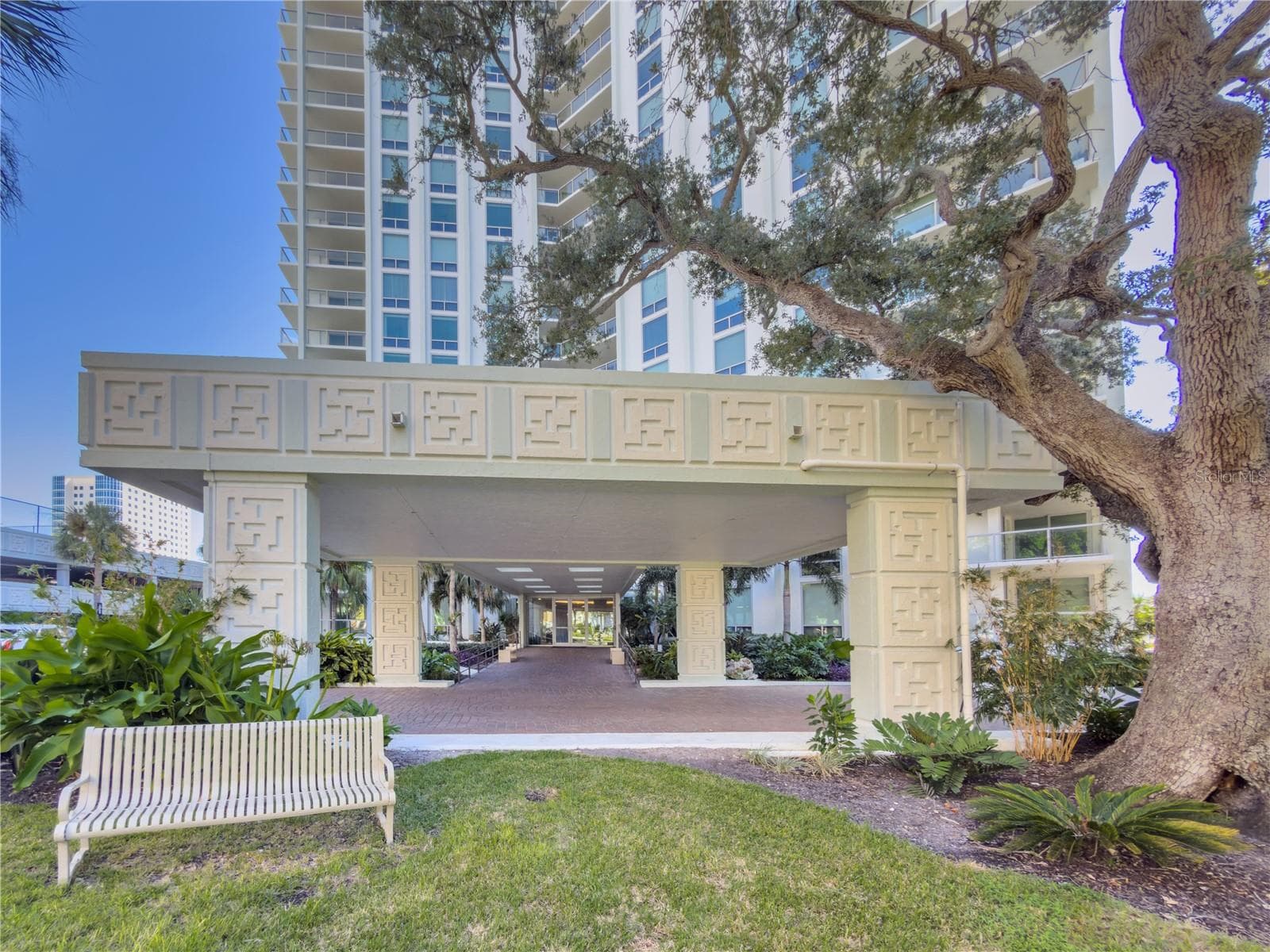One Watergate Entrance - 1111 N GULFSTREAM AVE #3D, SARASOTA