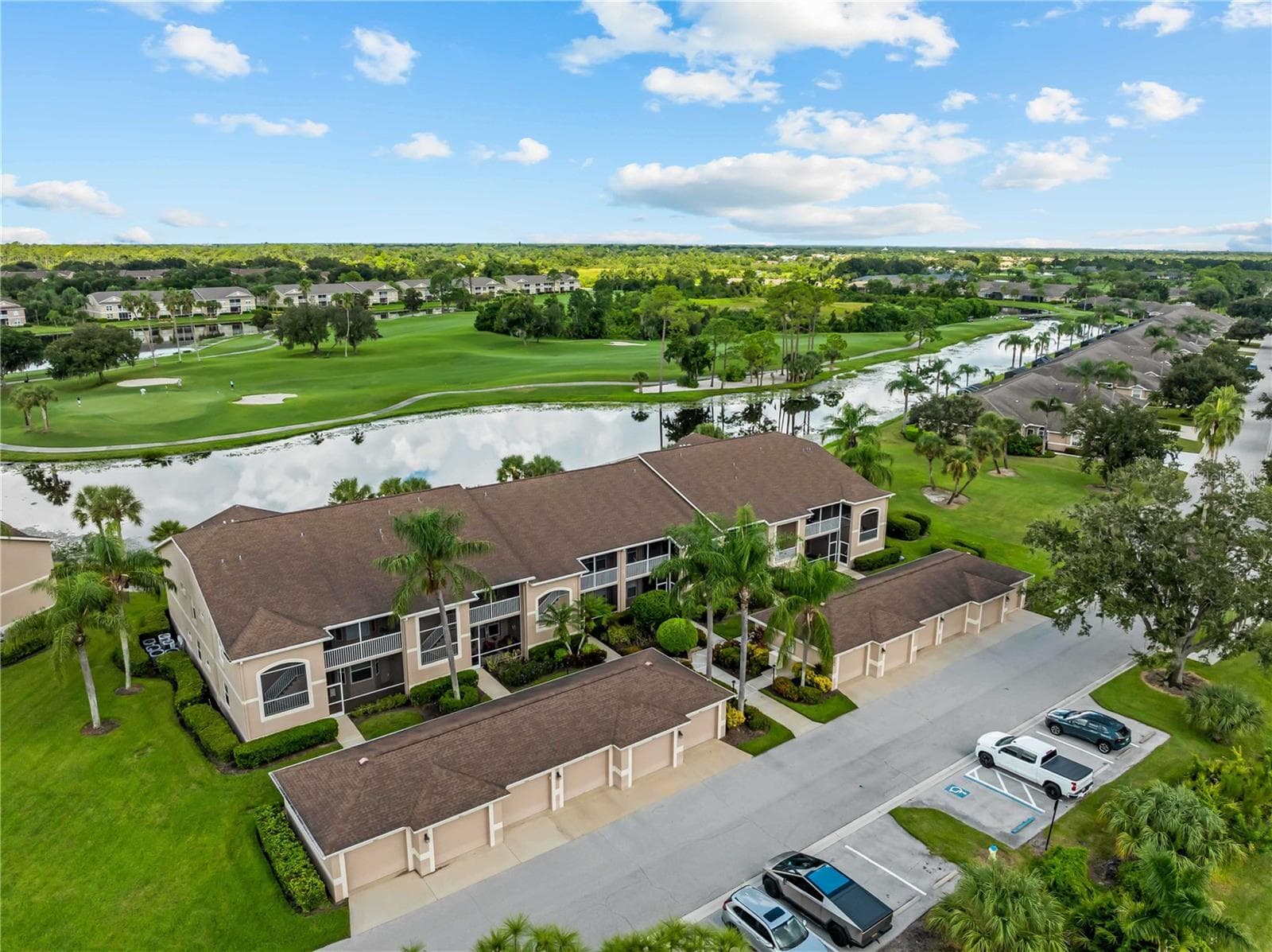 Condominium at 5301 MAHOGANY RUN AVE ##1024, SARASOTA, photo 3 of 57
