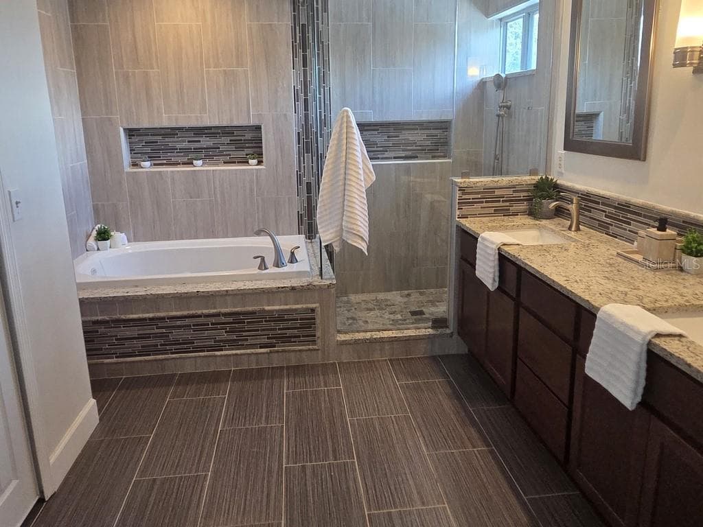 Single Family Residence at 2512 BROOKSTONE DR, KISSIMMEE, photo 36 of 93