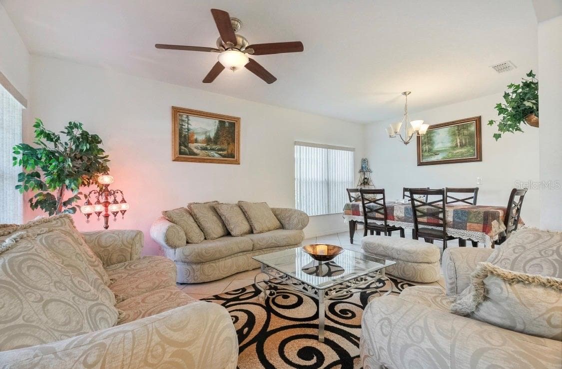 Spacious space to receive your friends - 10781 CABBAGE TREE LOOP, ORLANDO