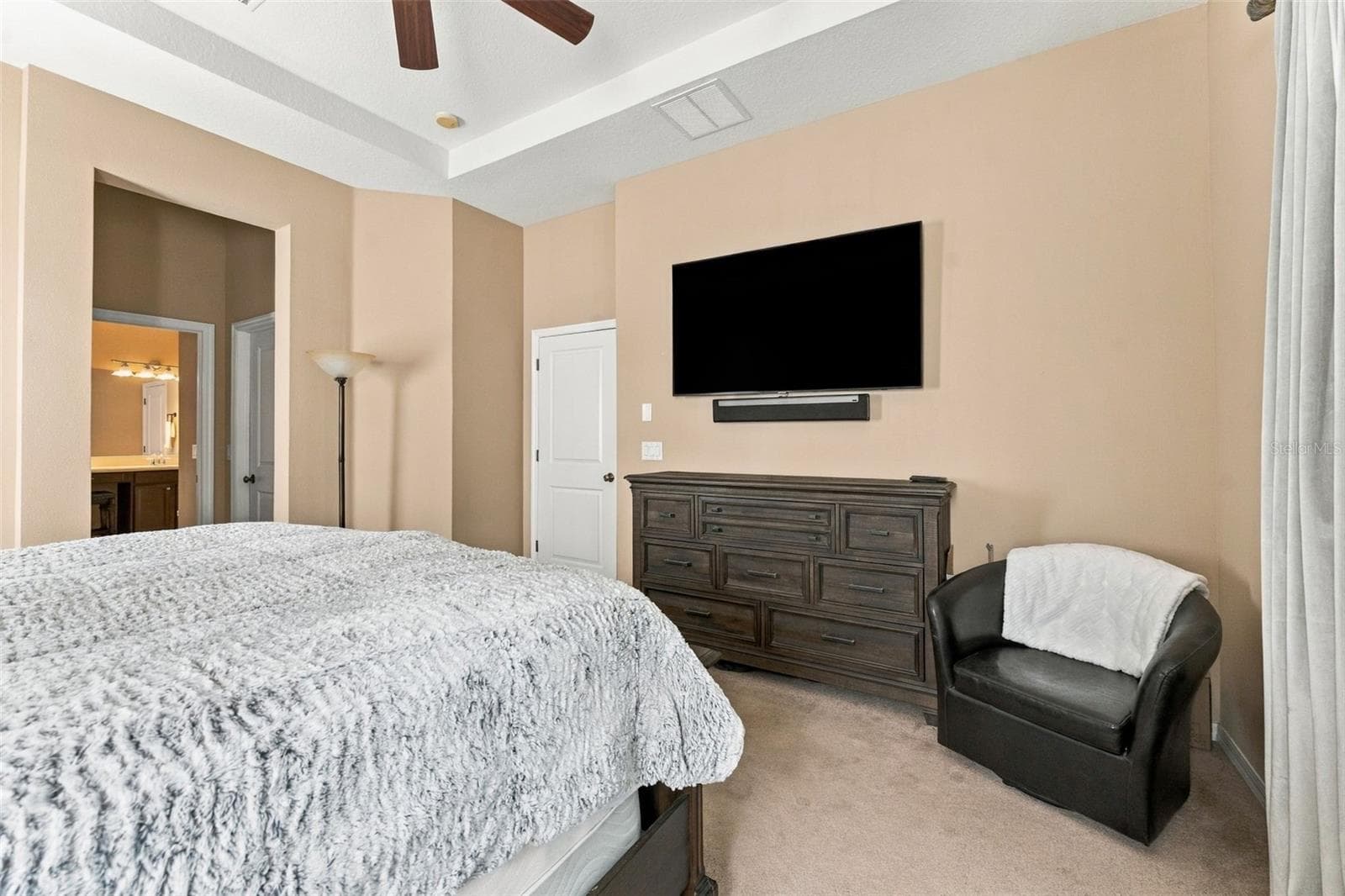 Primary bedroom first floor - 3508 MAJESTIC VIEW DR, LUTZ