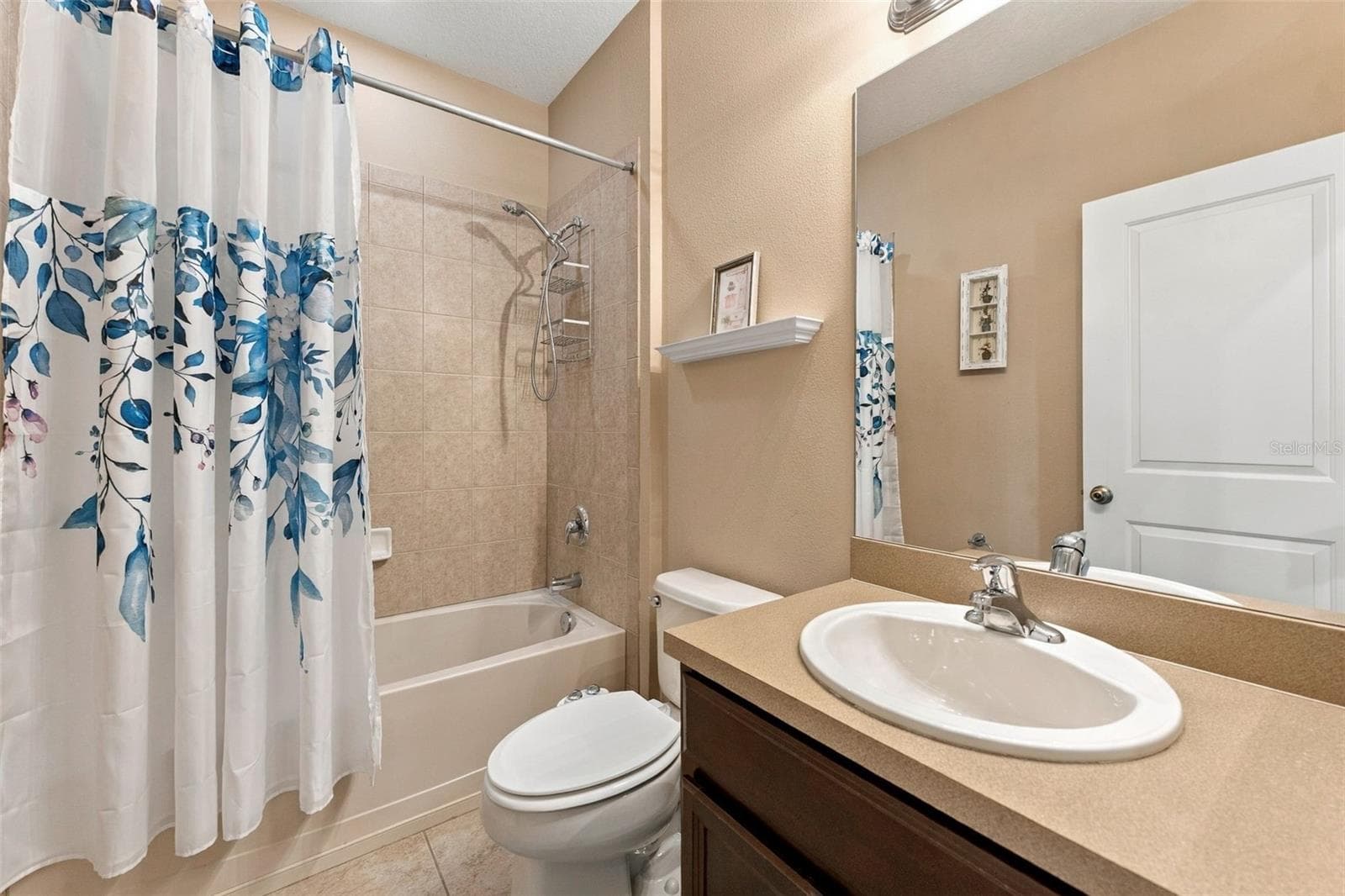2nd floor full bath - 3508 MAJESTIC VIEW DR, LUTZ