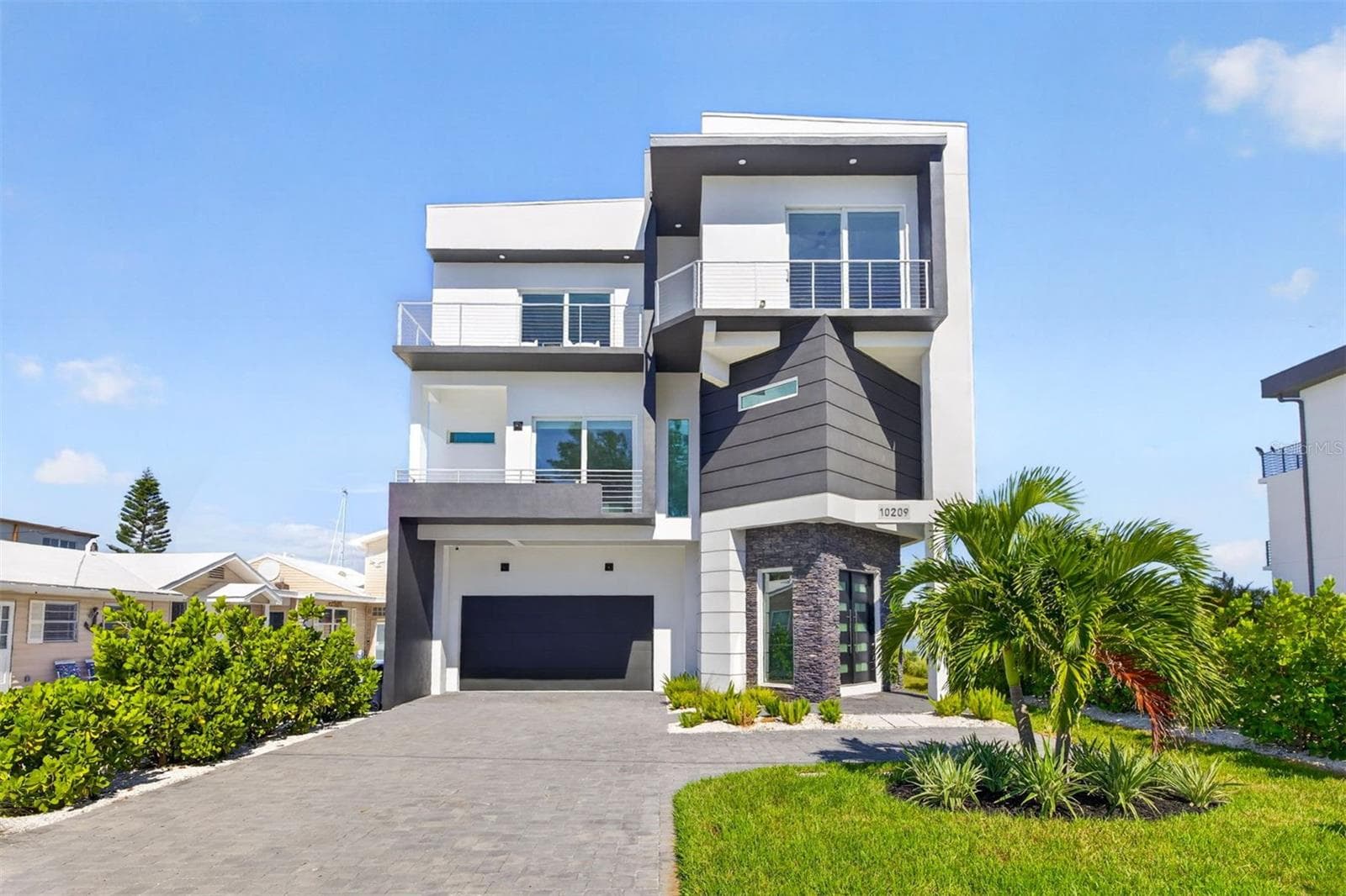 10209 GULF BLVD