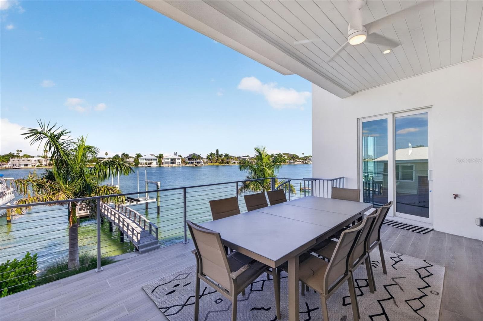 Oversized waterfront balcony. - 10209 GULF BLVD, TREASURE ISLAND