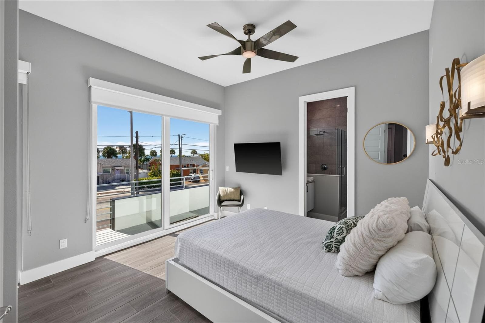Single Family Residence at 10209 GULF BLVD, TREASURE ISLAND, photo 28 of 75