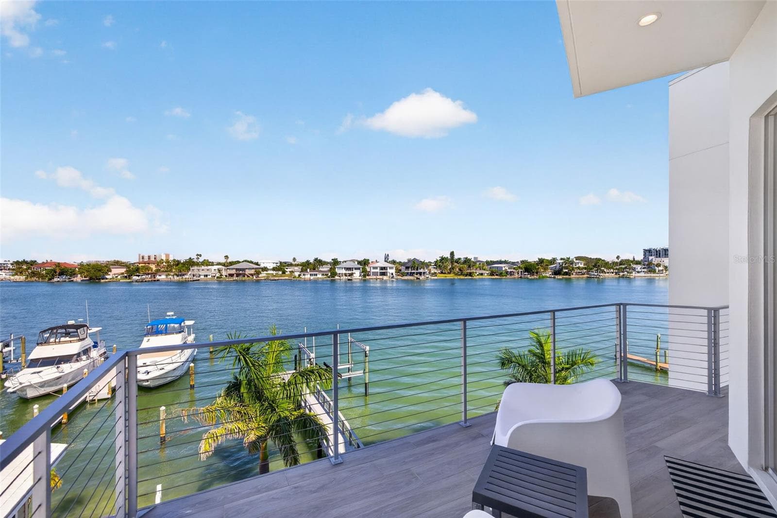 Private primary balcony - 10209 GULF BLVD, TREASURE ISLAND