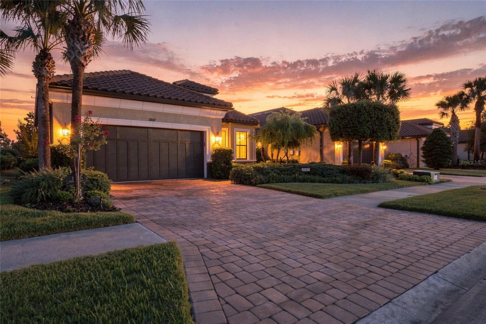 Single Family Residence at 8557 GRAND ALBERATO RD, TAMPA, photo 2 of 55