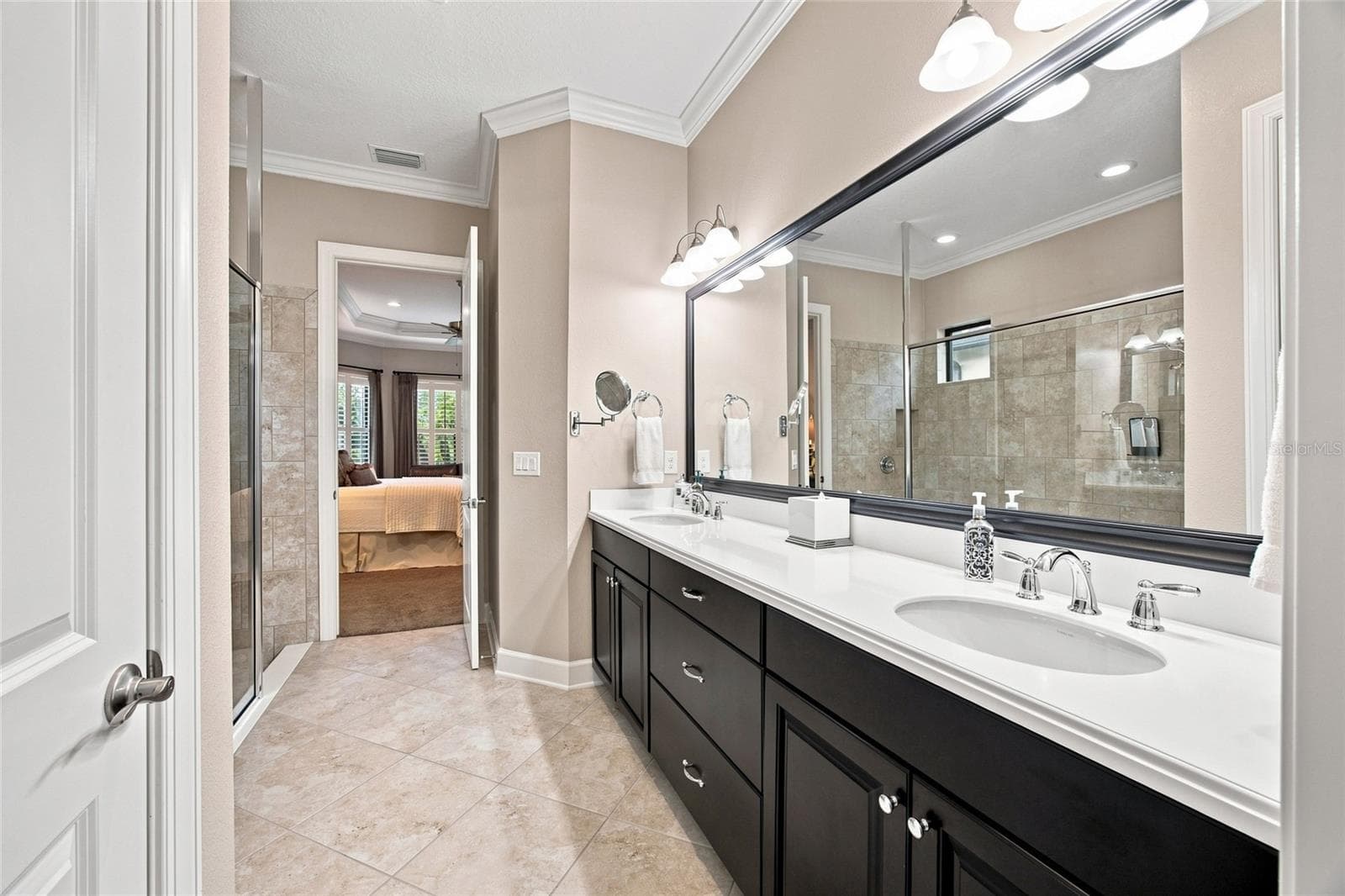 Single Family Residence at 8557 GRAND ALBERATO RD, TAMPA, photo 11 of 55