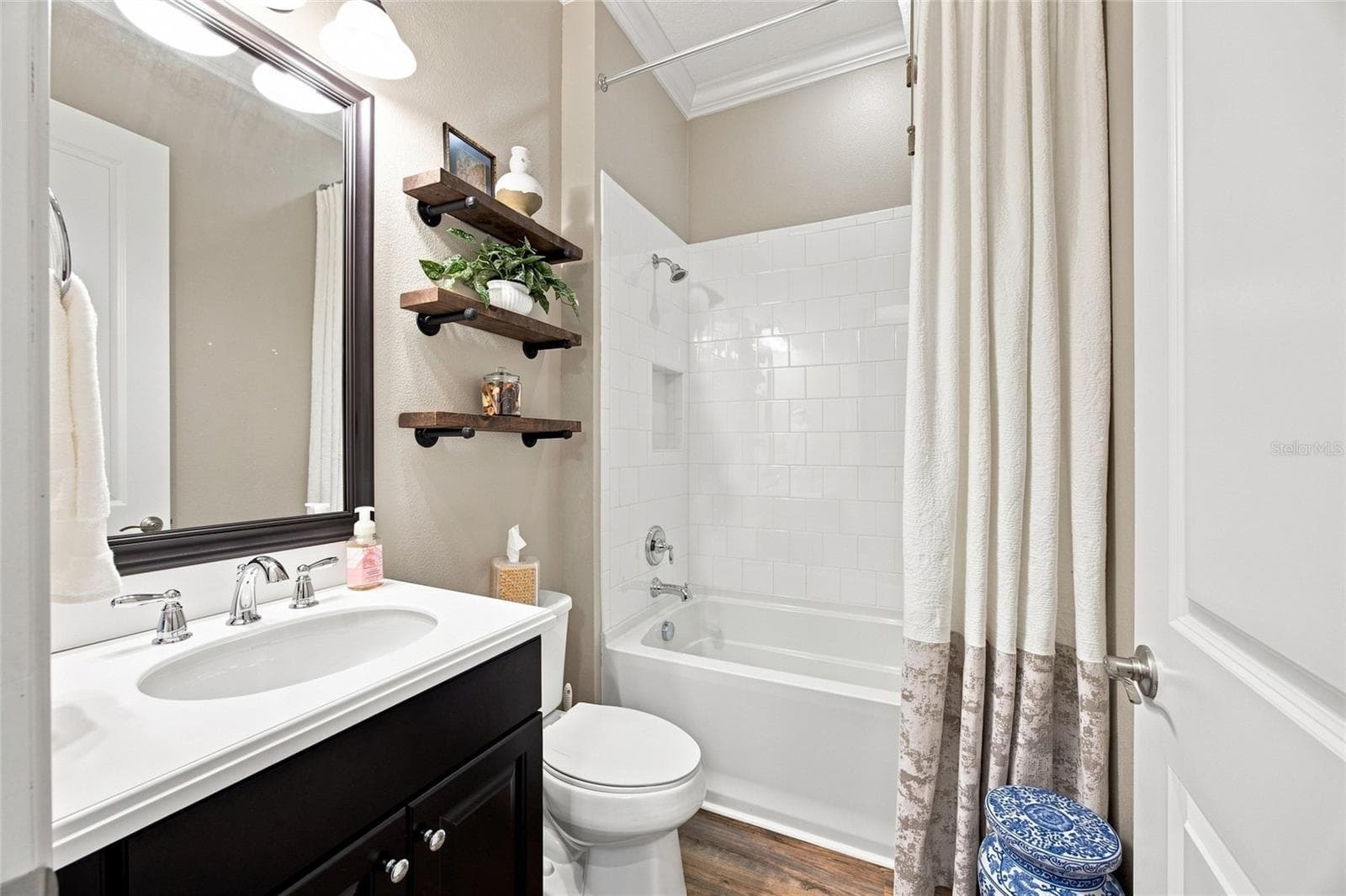 Bathroom 2 - 8557 GRAND ALBERATO RD, TAMPA