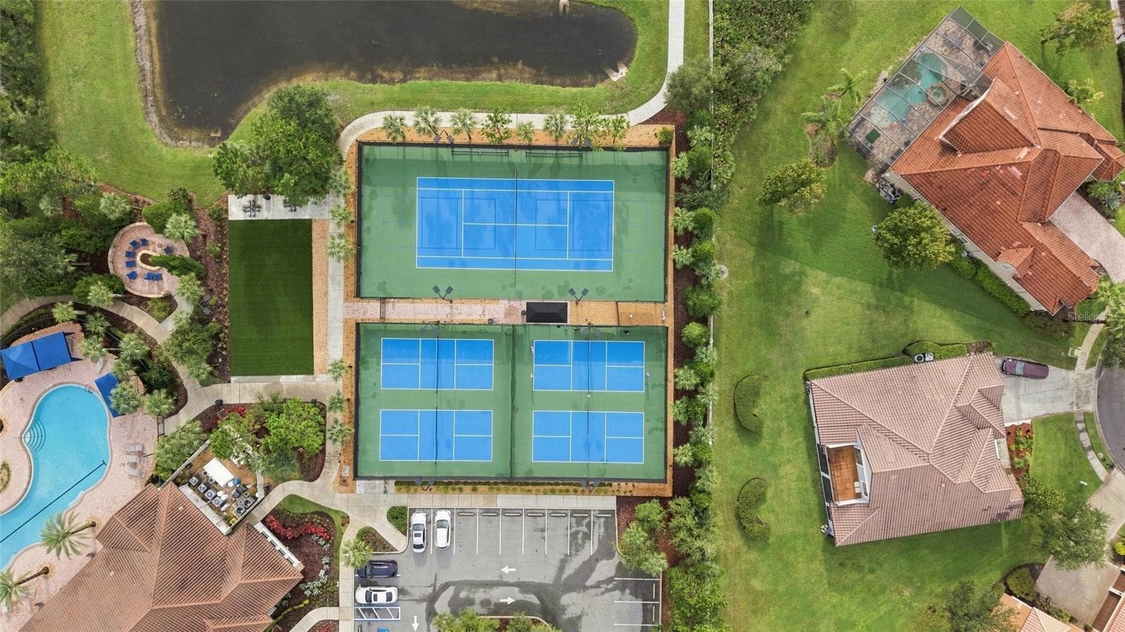 Community Courts - 8557 GRAND ALBERATO RD, TAMPA