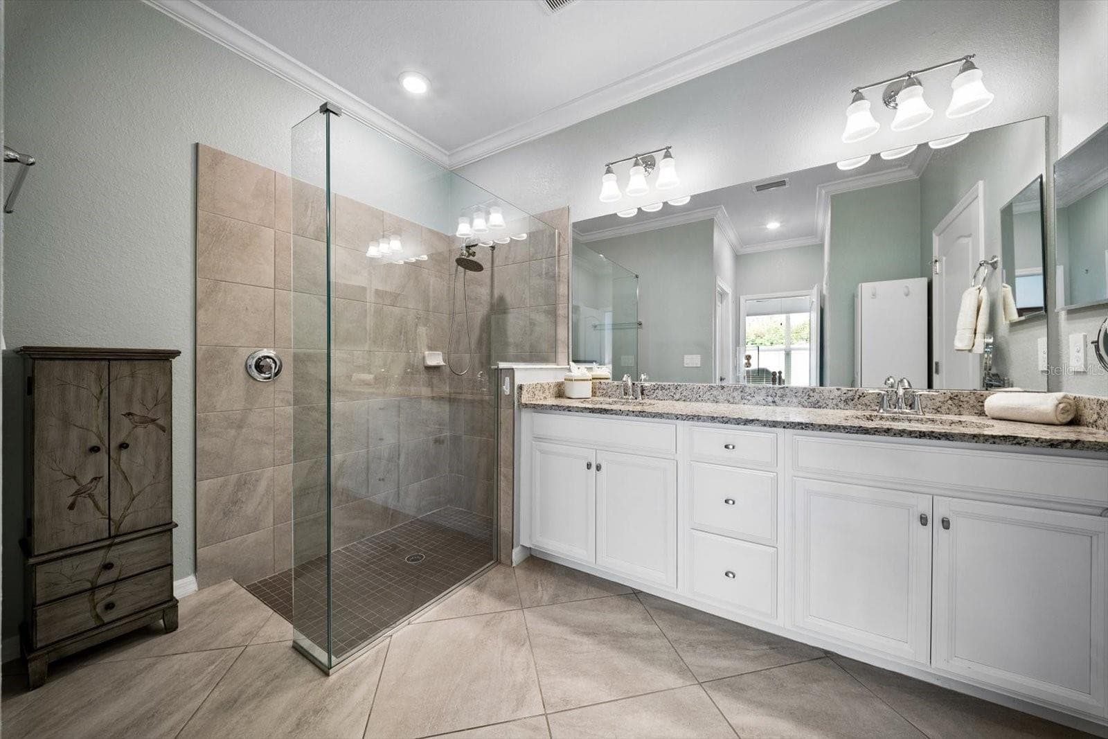FRAMELESS WALK IN SHOWER - 2505 AVOLET CT, BRADENTON