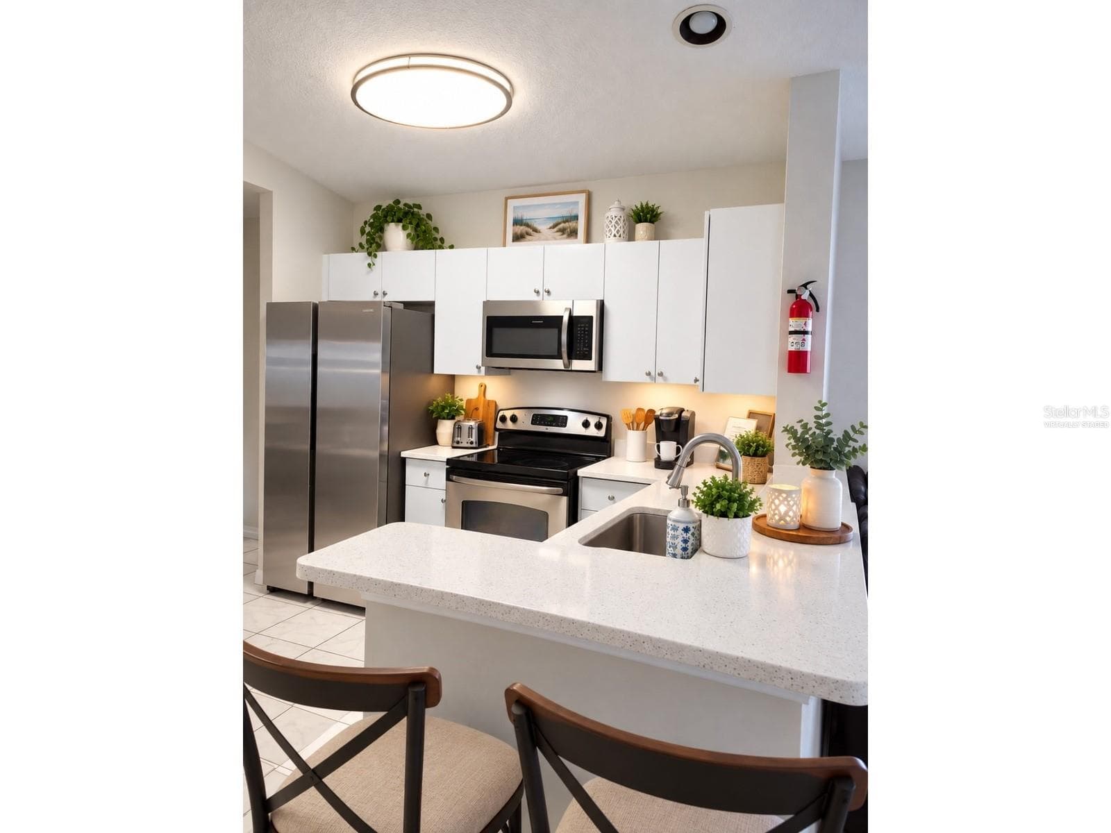Virtually Staged - Kitchen - 11125 LAKE TAHOE DR, RIVERVIEW