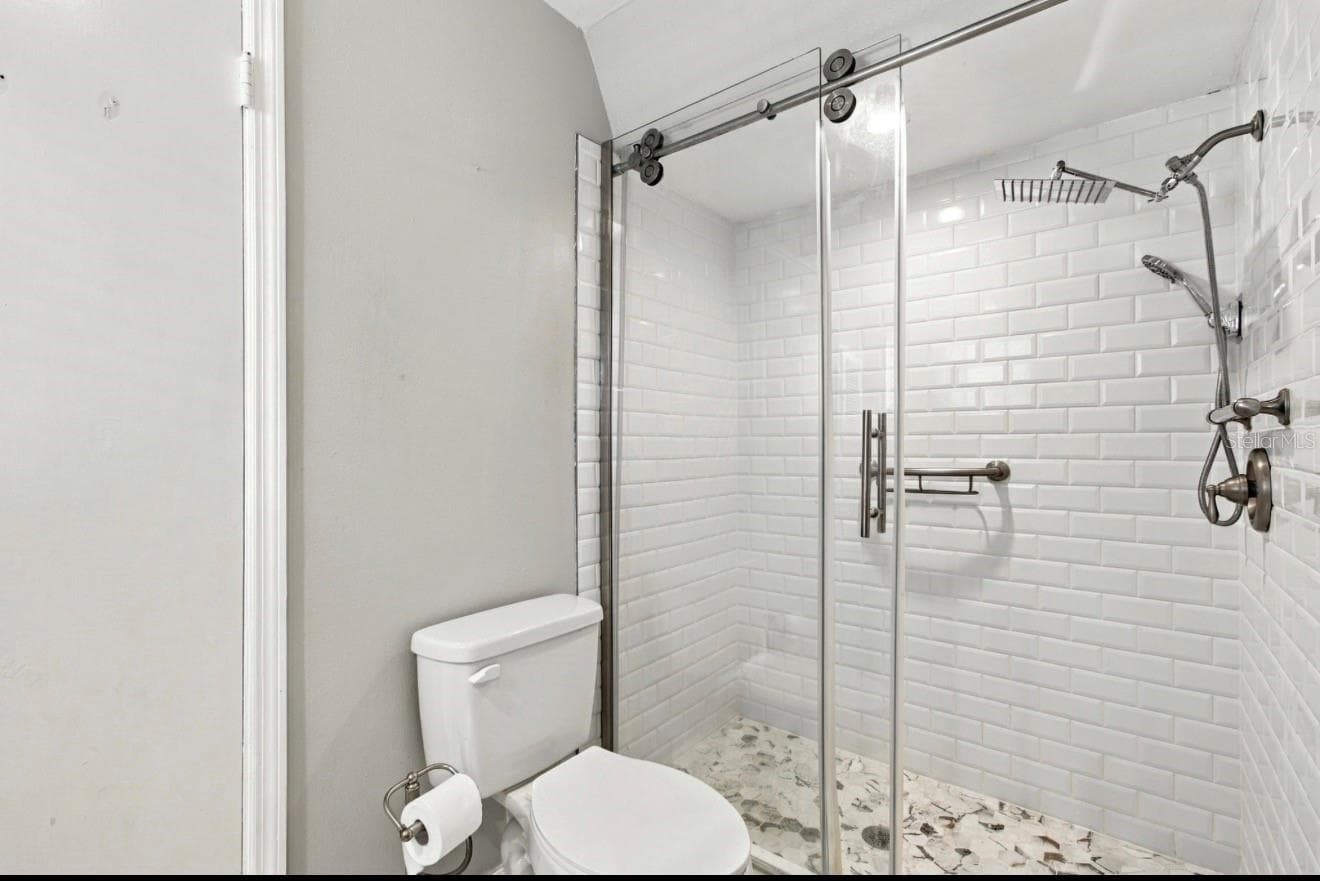 Master Bathroom - 11626 CARROLLWOOD DR, TAMPA