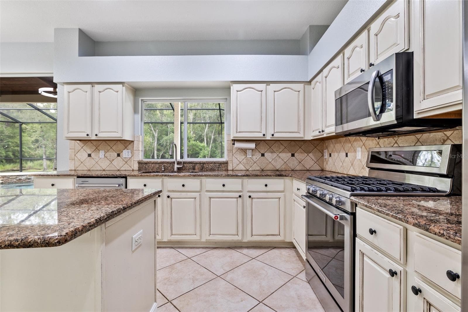 Single Family Residence at 15713 MUIRFIELD DR, ODESSA, photo 17 of 56