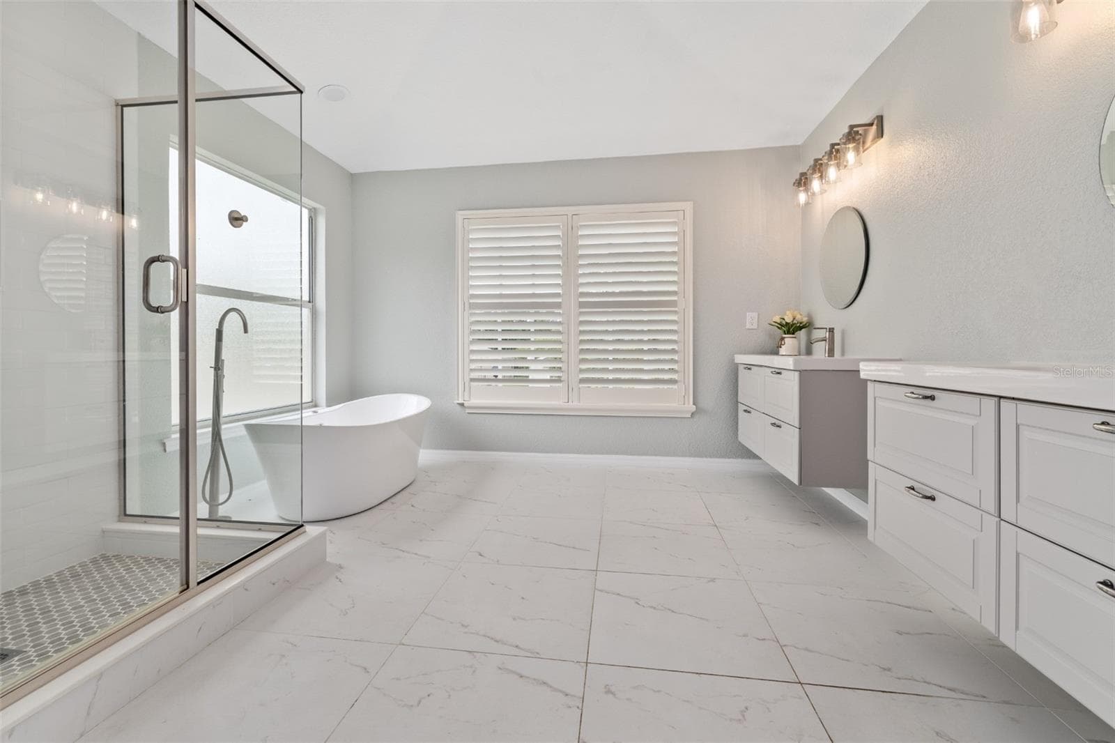 Totally remodeled owners bath! - 15713 MUIRFIELD DR, ODESSA