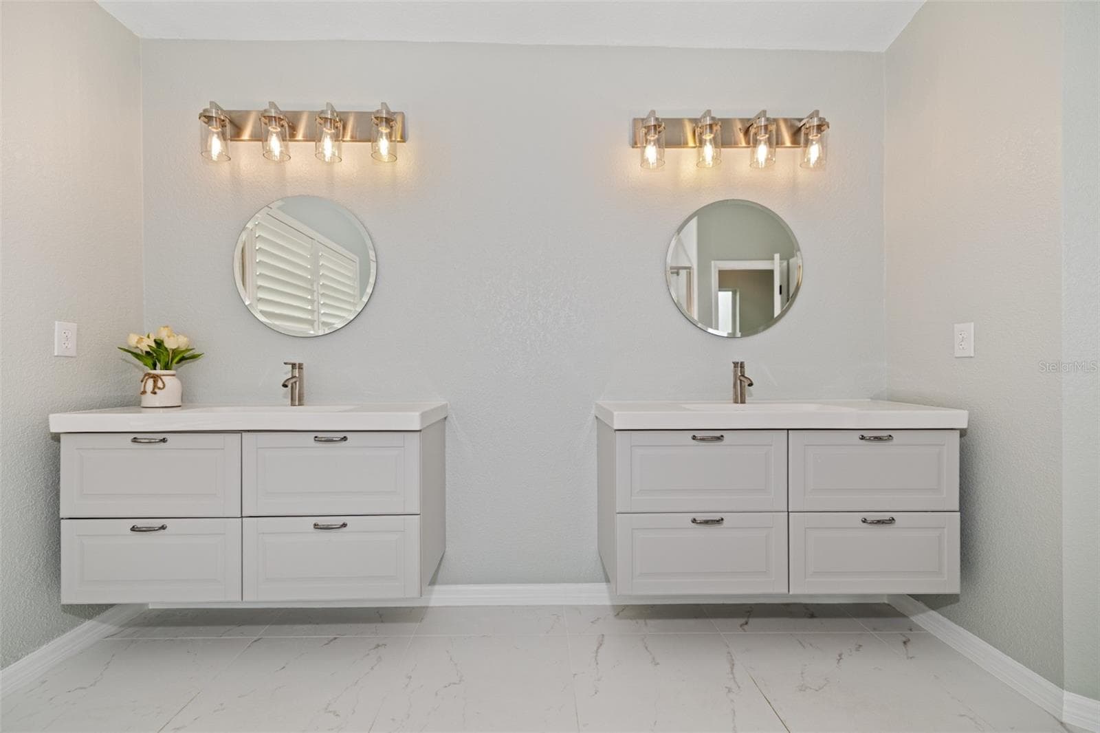 Owners bath! - 15713 MUIRFIELD DR, ODESSA