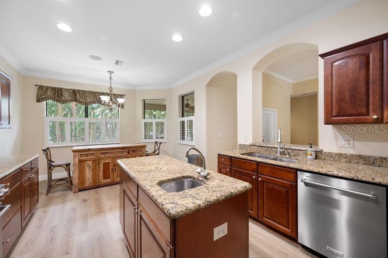 Kitchen - 114 IRWIN ST E, SAFETY HARBOR