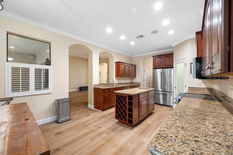 Kitchen - 114 IRWIN ST E, SAFETY HARBOR