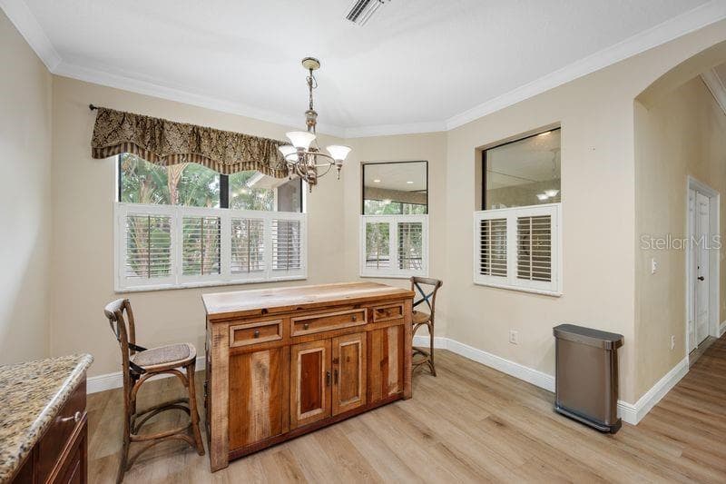 Eat in Area of Kitchen - 114 IRWIN ST E, SAFETY HARBOR