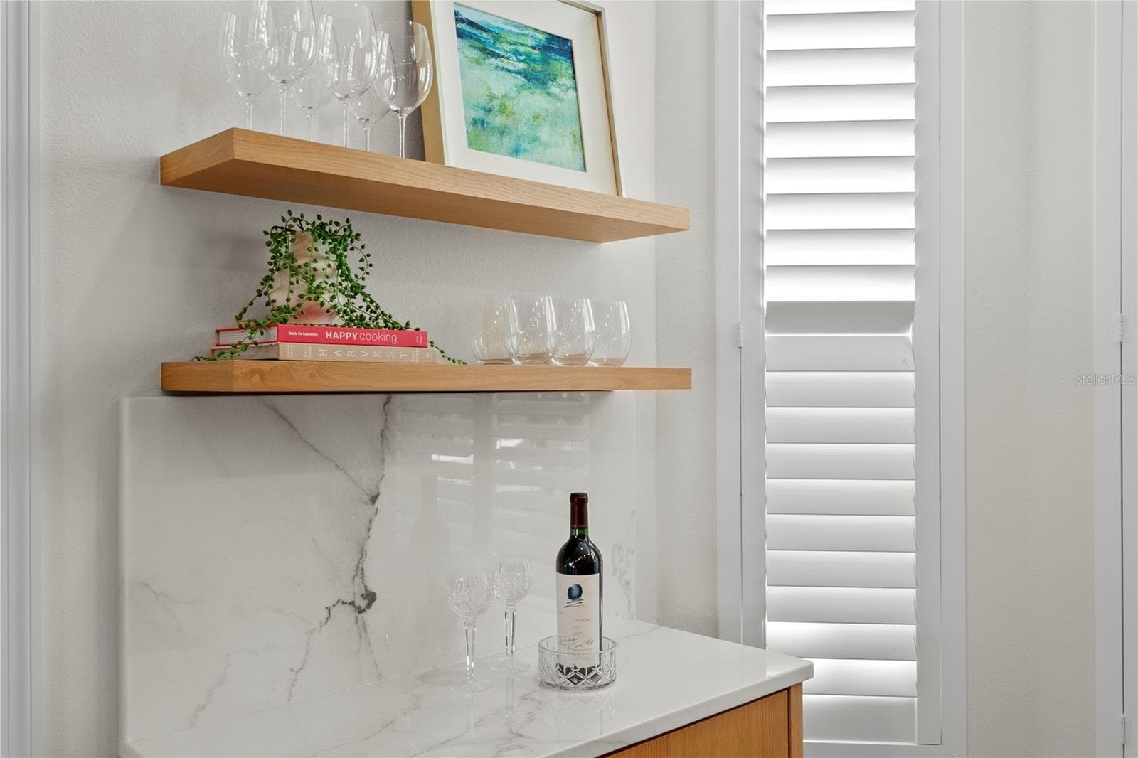 Kitchen dry bar - 1067 PINELLAS BAYWAY S, ST PETERSBURG