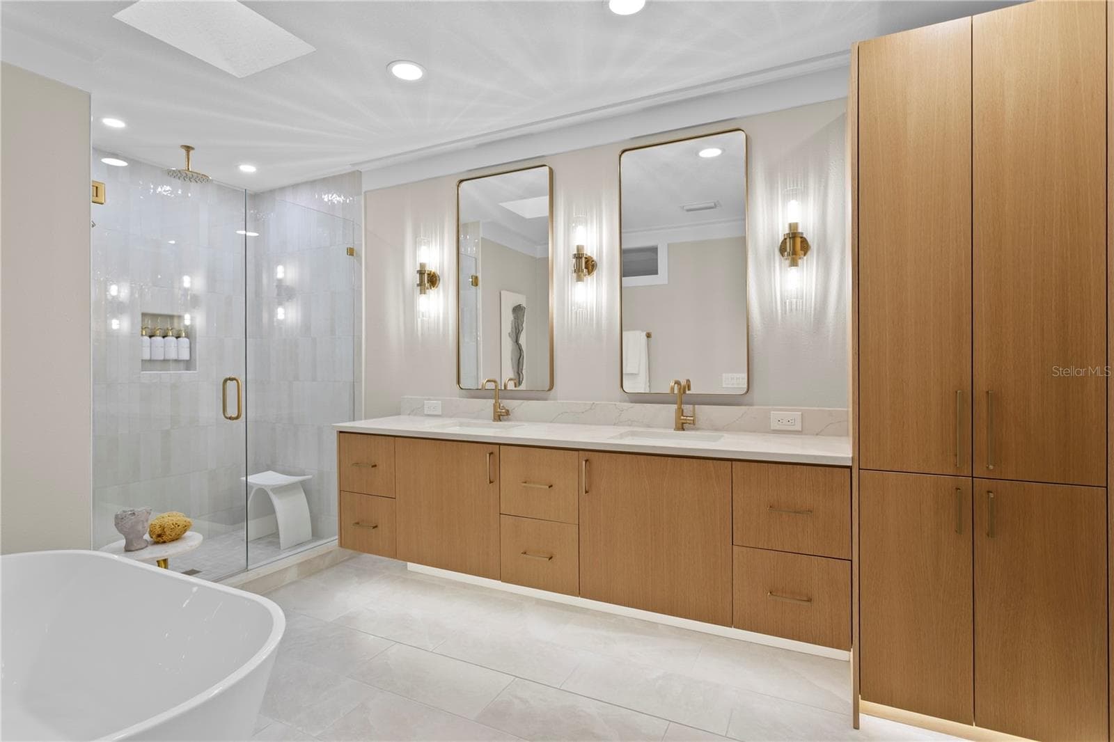 Primary bath - 1067 PINELLAS BAYWAY S, ST PETERSBURG